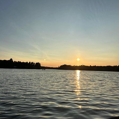 ホテル Muskoka Escape ポート・カーリング エクステリア 写真