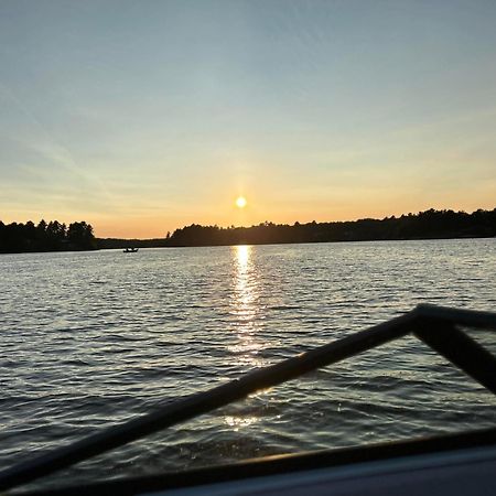 ホテル Muskoka Escape ポート・カーリング エクステリア 写真