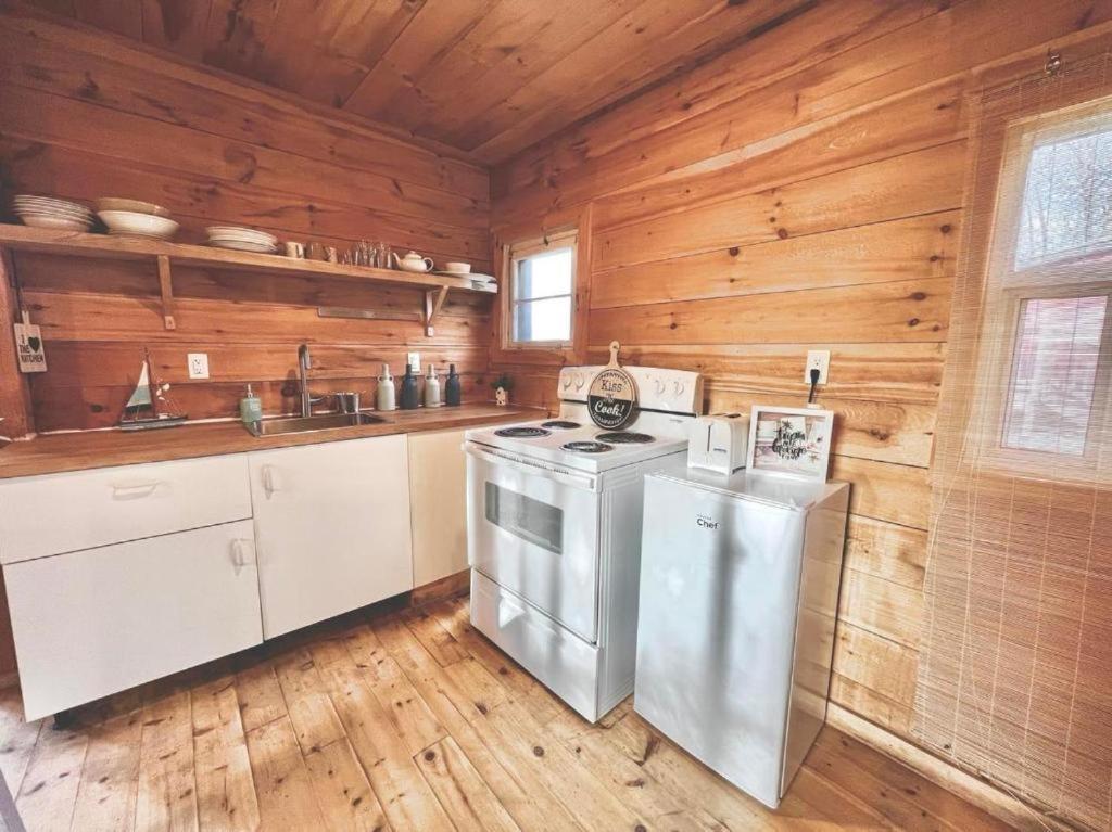 ホテル Muskoka Escape ポート・カーリング エクステリア 写真