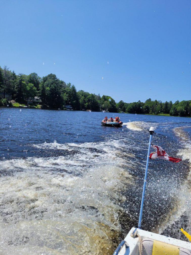 ホテル Muskoka Escape ポート・カーリング エクステリア 写真
