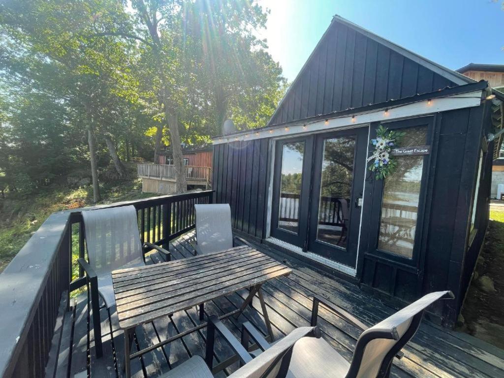 ホテル Muskoka Escape ポート・カーリング エクステリア 写真