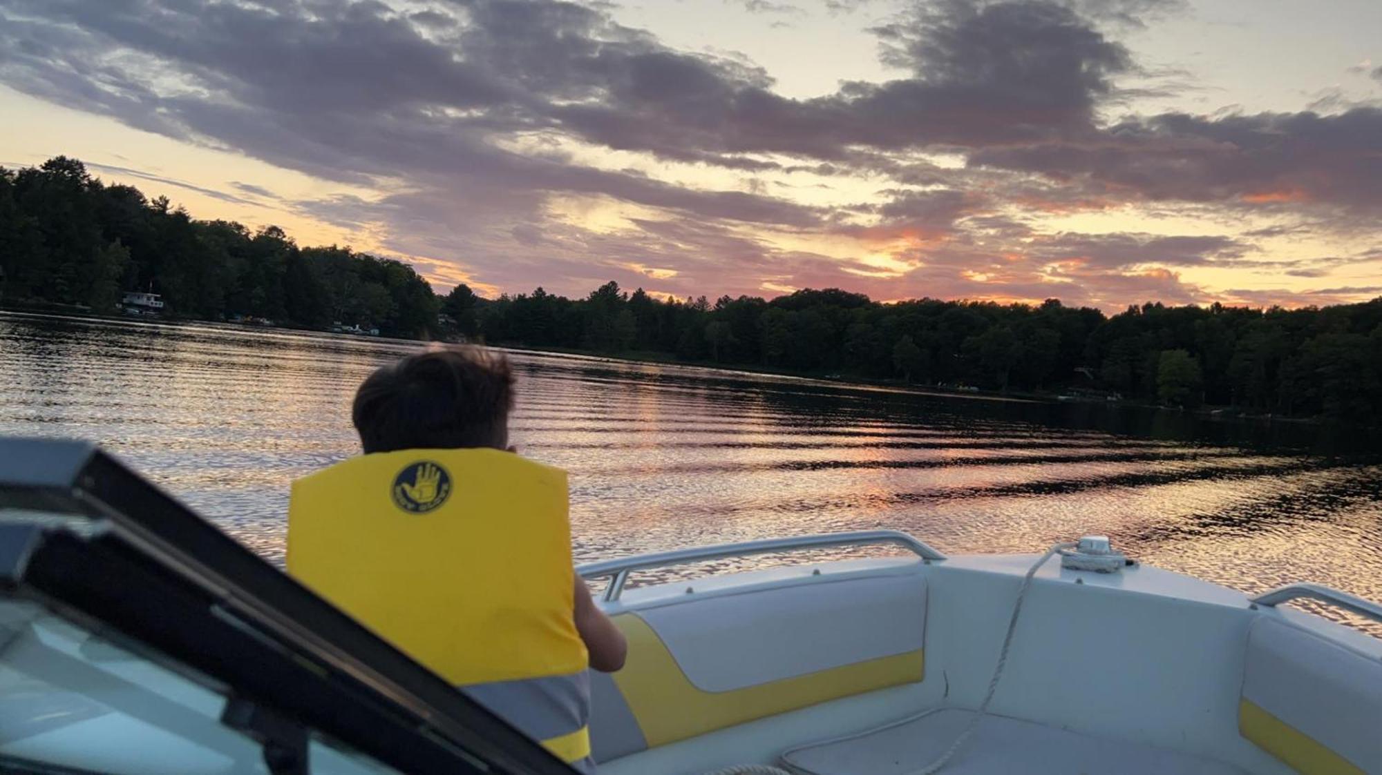 ホテル Muskoka Escape ポート・カーリング エクステリア 写真