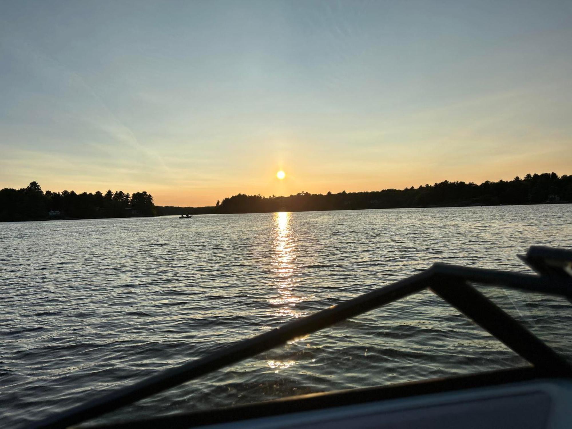 ホテル Muskoka Escape ポート・カーリング エクステリア 写真